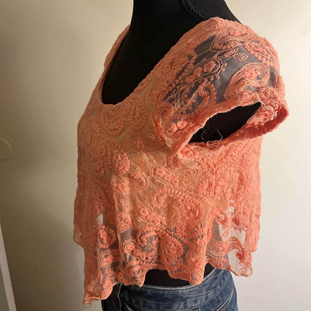 Charlotte Russe Coral Lace Crop Top - Picture 3 of 7